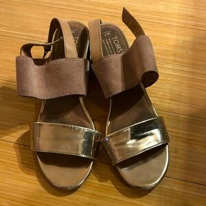 Toms shoes size 7
